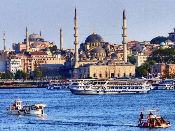 Εκδρομή στην Κωνσταντινούπολη με 445 ευρώ